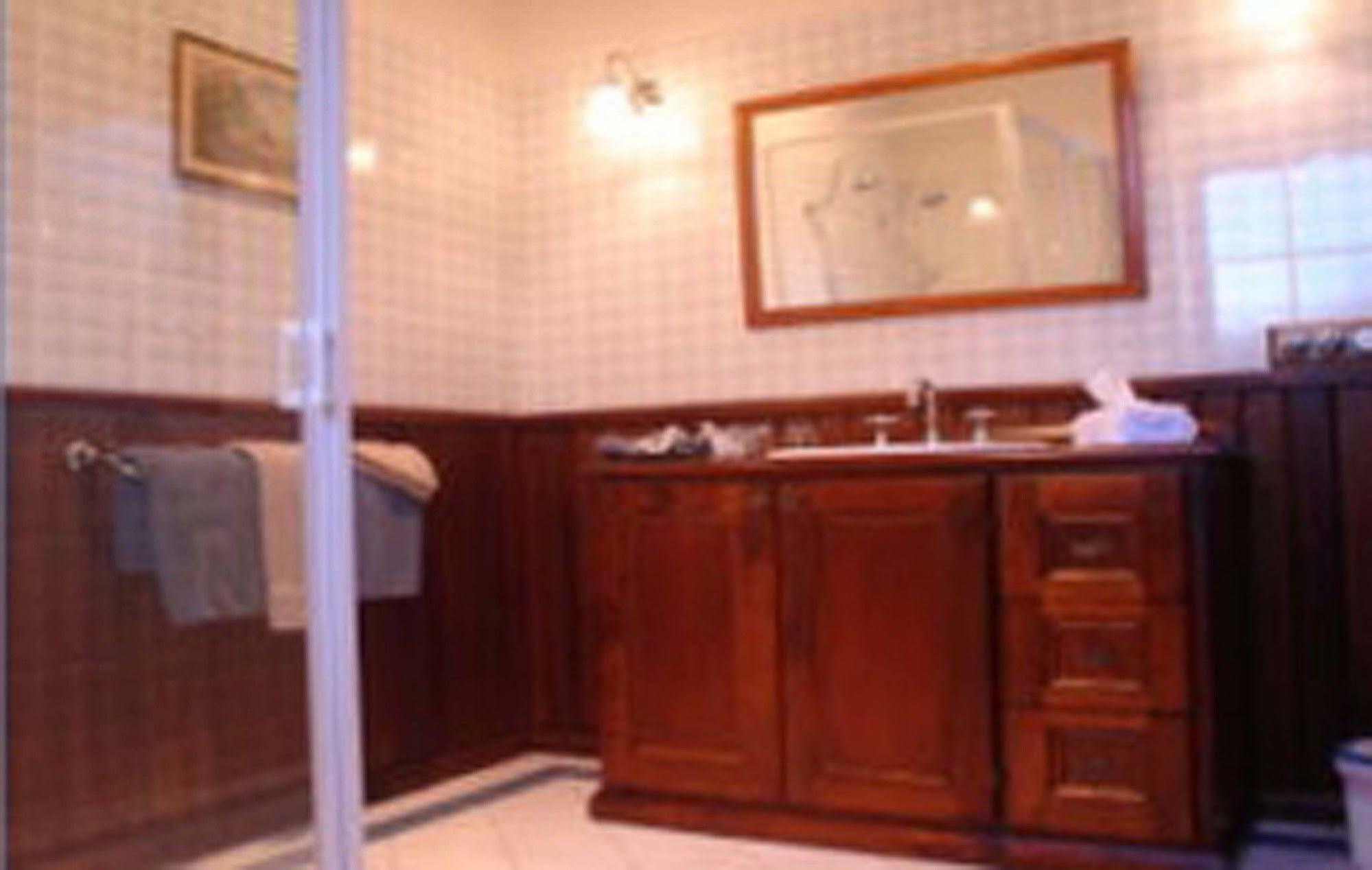 مبيت وإفطار هونفيل Walton House المظهر الخارجي الصورة