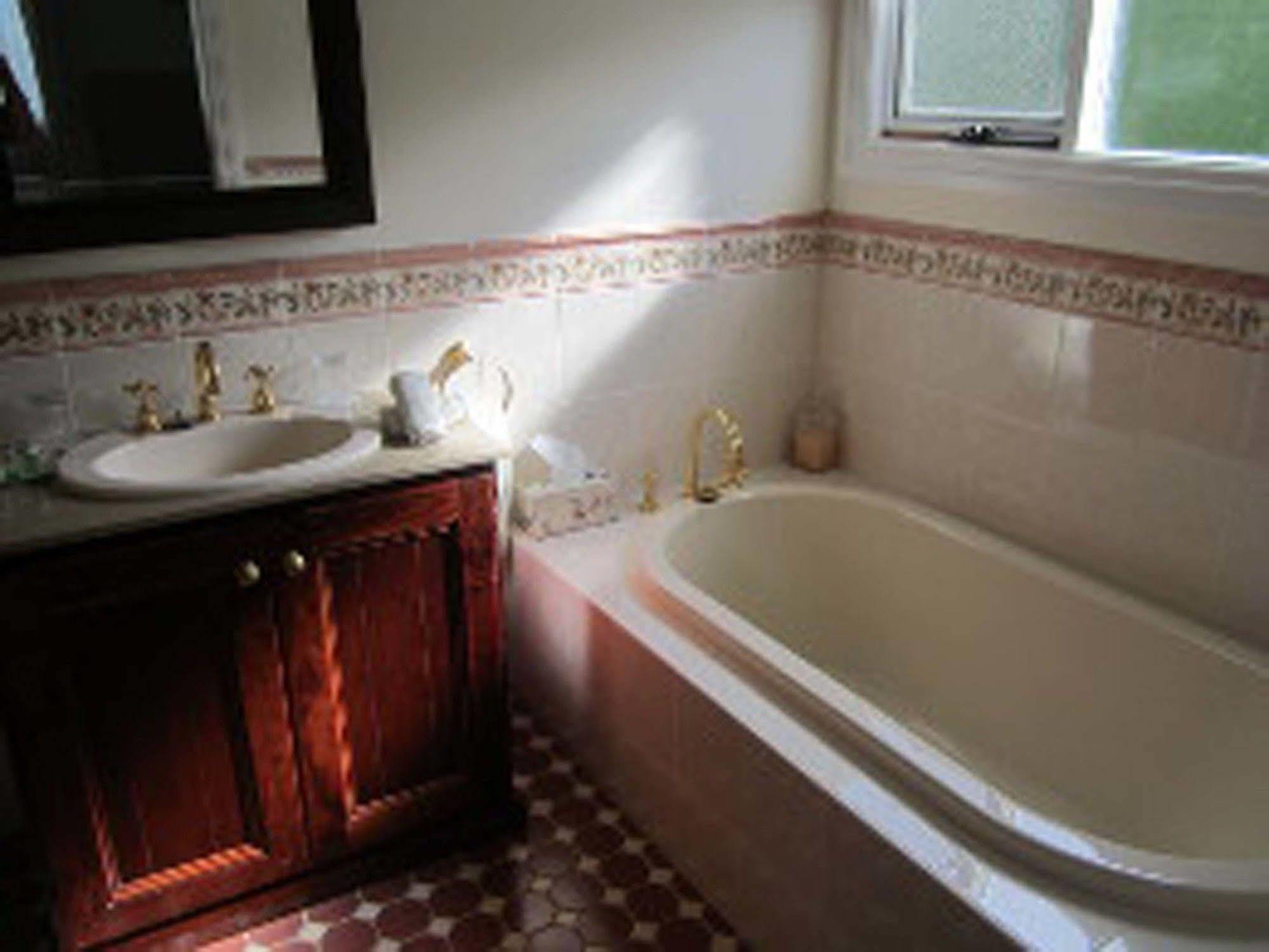 مبيت وإفطار هونفيل Walton House المظهر الخارجي الصورة